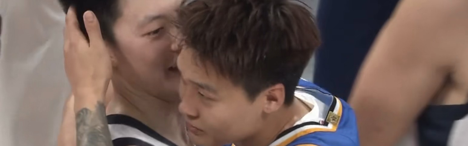 乐鱼体育-北京淘汰广东！胡明轩人缘极佳，杜锋挺开心，陈盈骏面露凶狠
